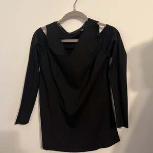 H by Halston Black Long Sleeve Blouse with cold shoulders